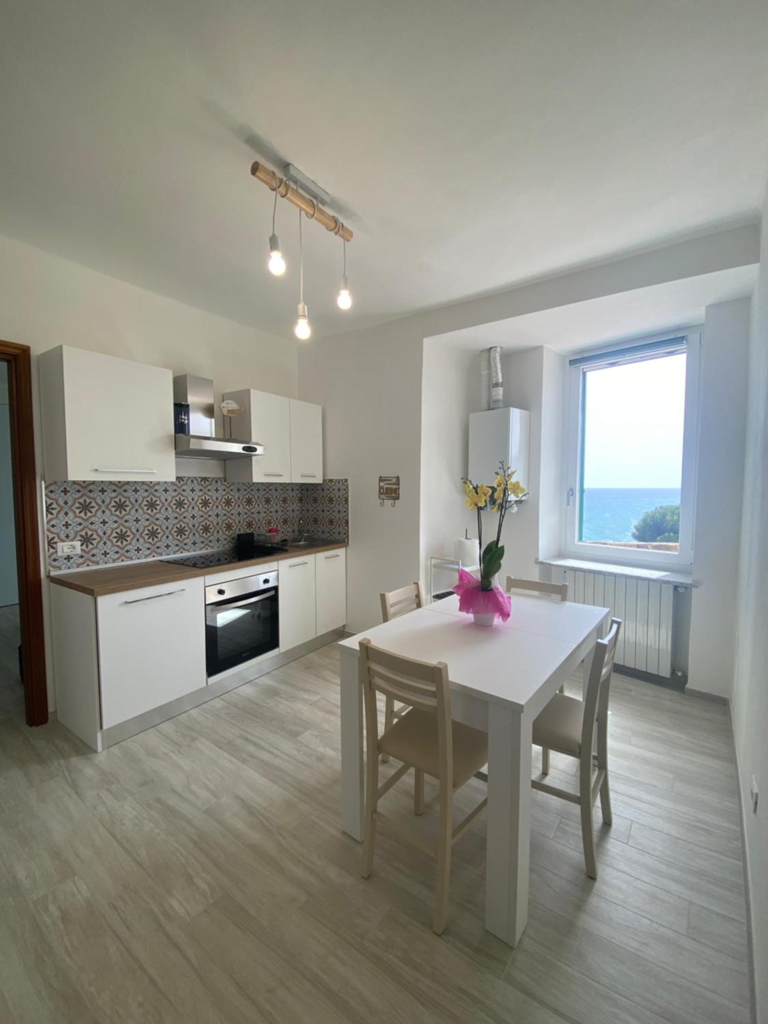 Casa Vacanze Merletto Imperia Esterno foto